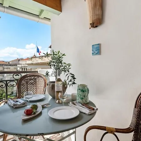 La Petite Terrasse Apartment